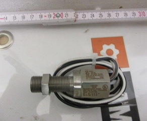 ДАТЧИК 
M180 magnetic pick up
 Dynalco (brand of Barksdale)